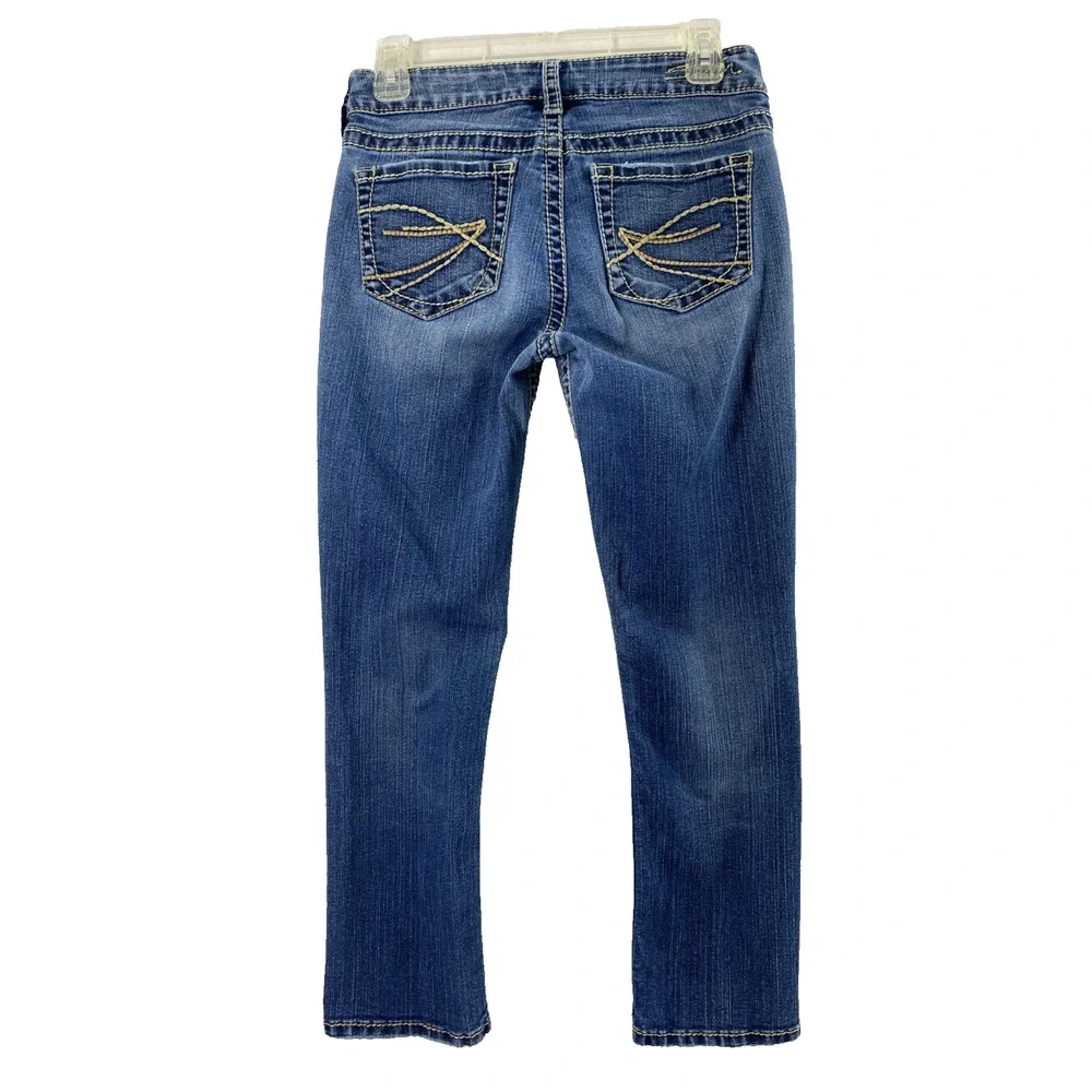 Silver Suki Capri Jeans Womens Size 27 Medium Wash Denim Low Rise‎ Distress